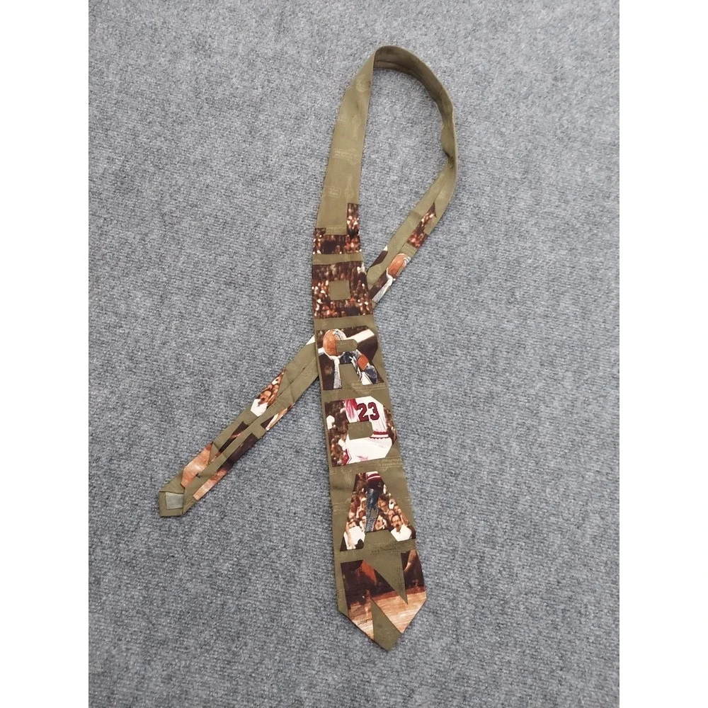 Vtg Michael Jordan Tie Necktie Silk Olive Green‎ Graphic Chicago Bulls Spellout
